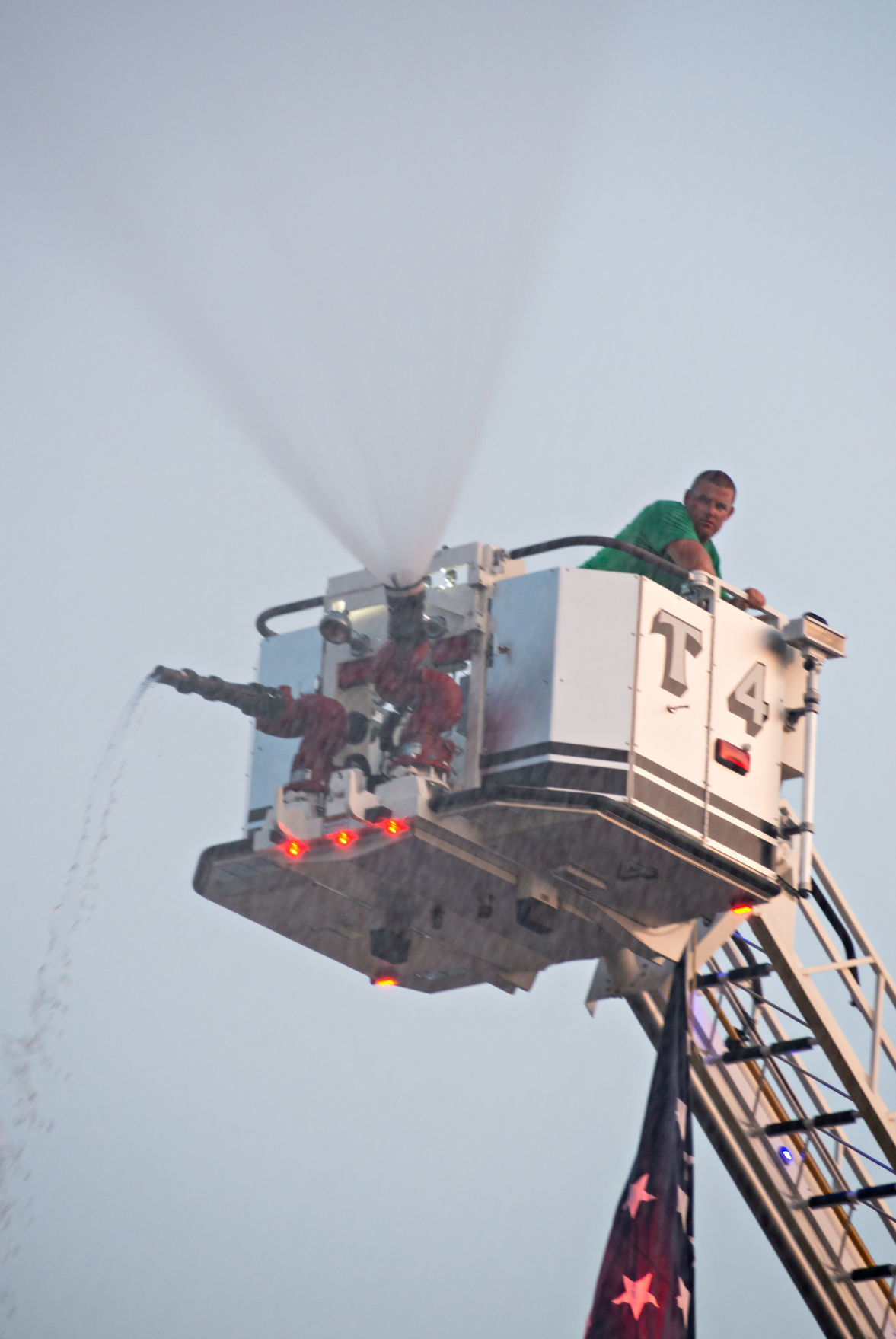 071919_nws_wildwoodxmasinjuly
